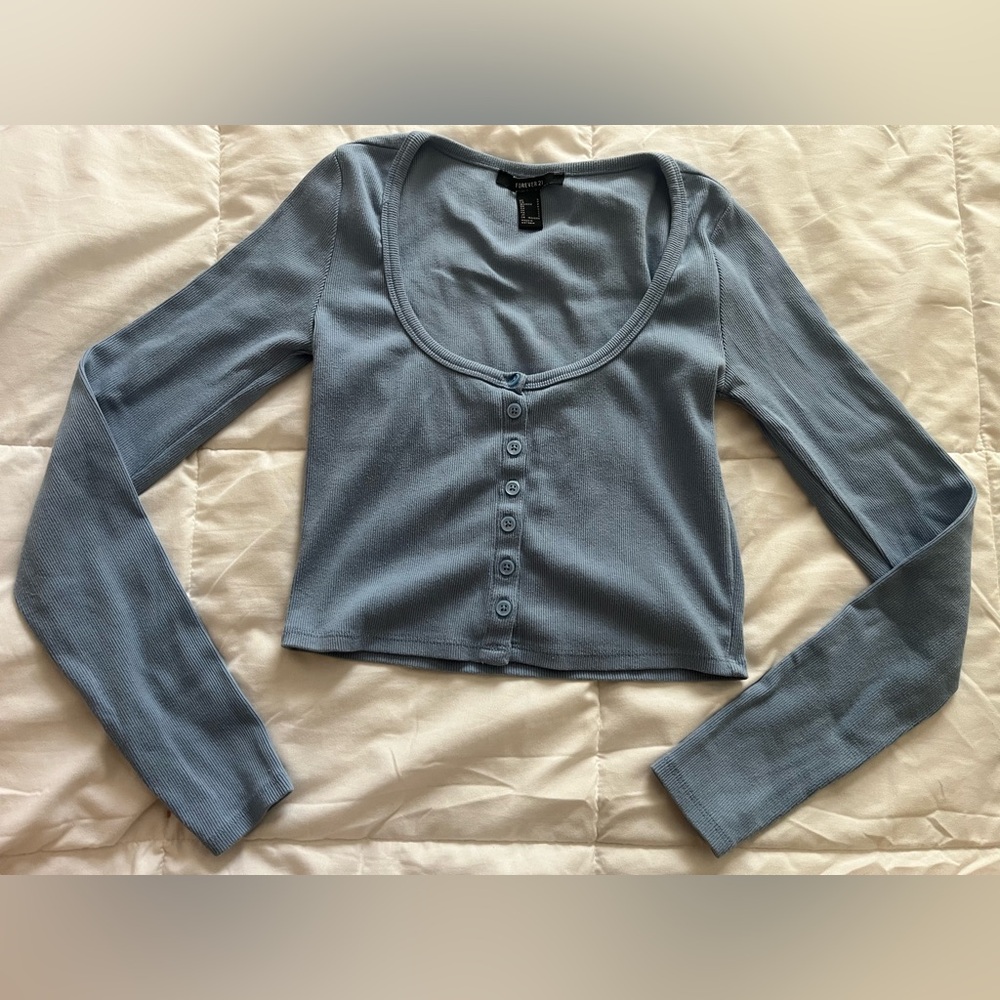 Long sleeve sky blue ribbed crop top